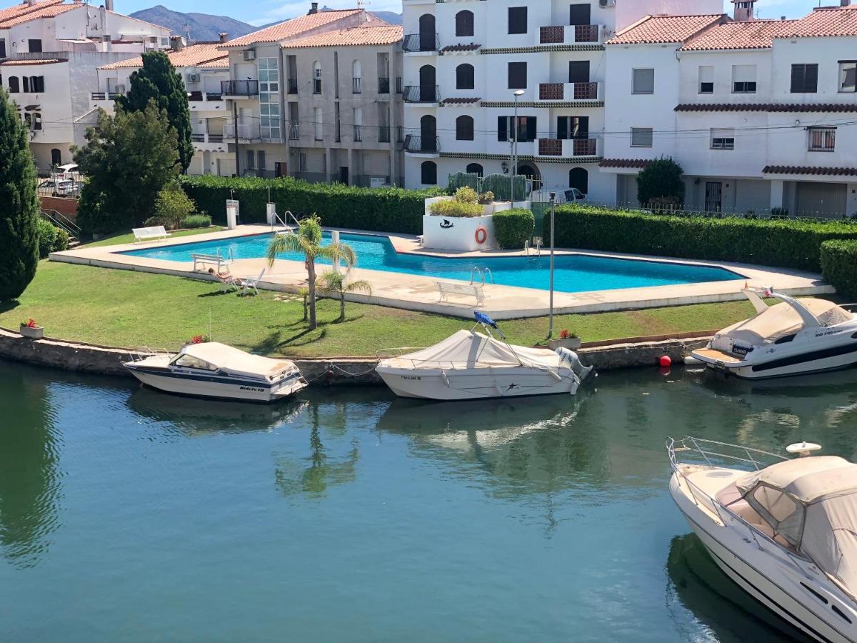 Port Sotavent 2C - Apartamento En La Marina De Empuriabrava - Piscina Comunitaria, - Parking - Vistas Al Canal - Cerca Centro Y Playa Exterior foto